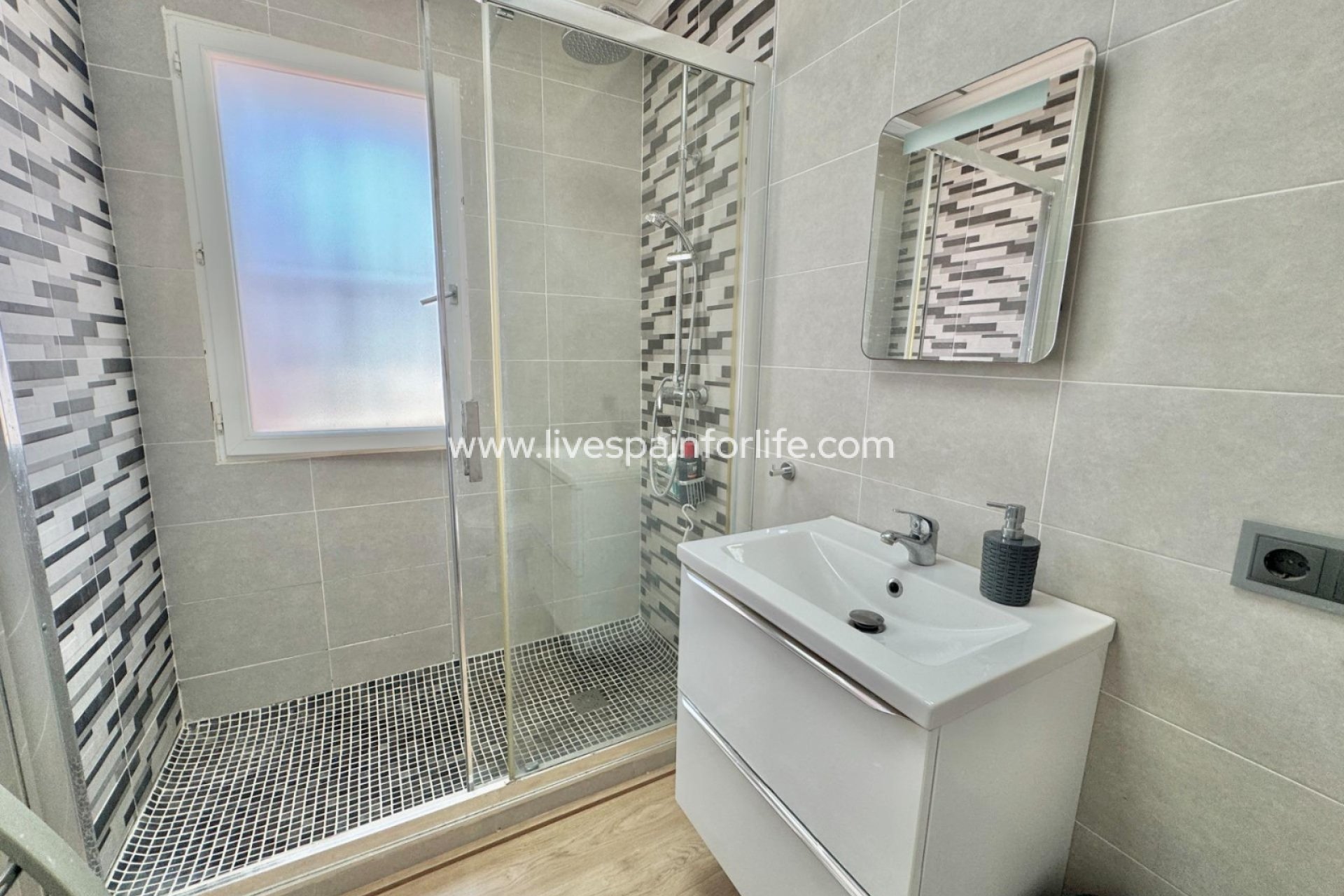 Weiterverkauf - Country house -
Alicante