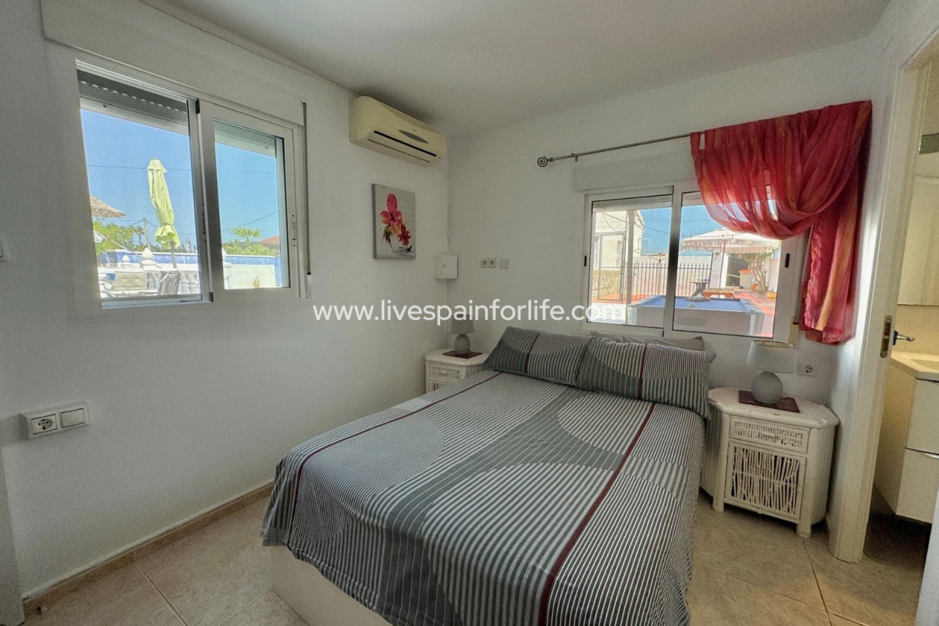 Weiterverkauf - Country house -
Alicante