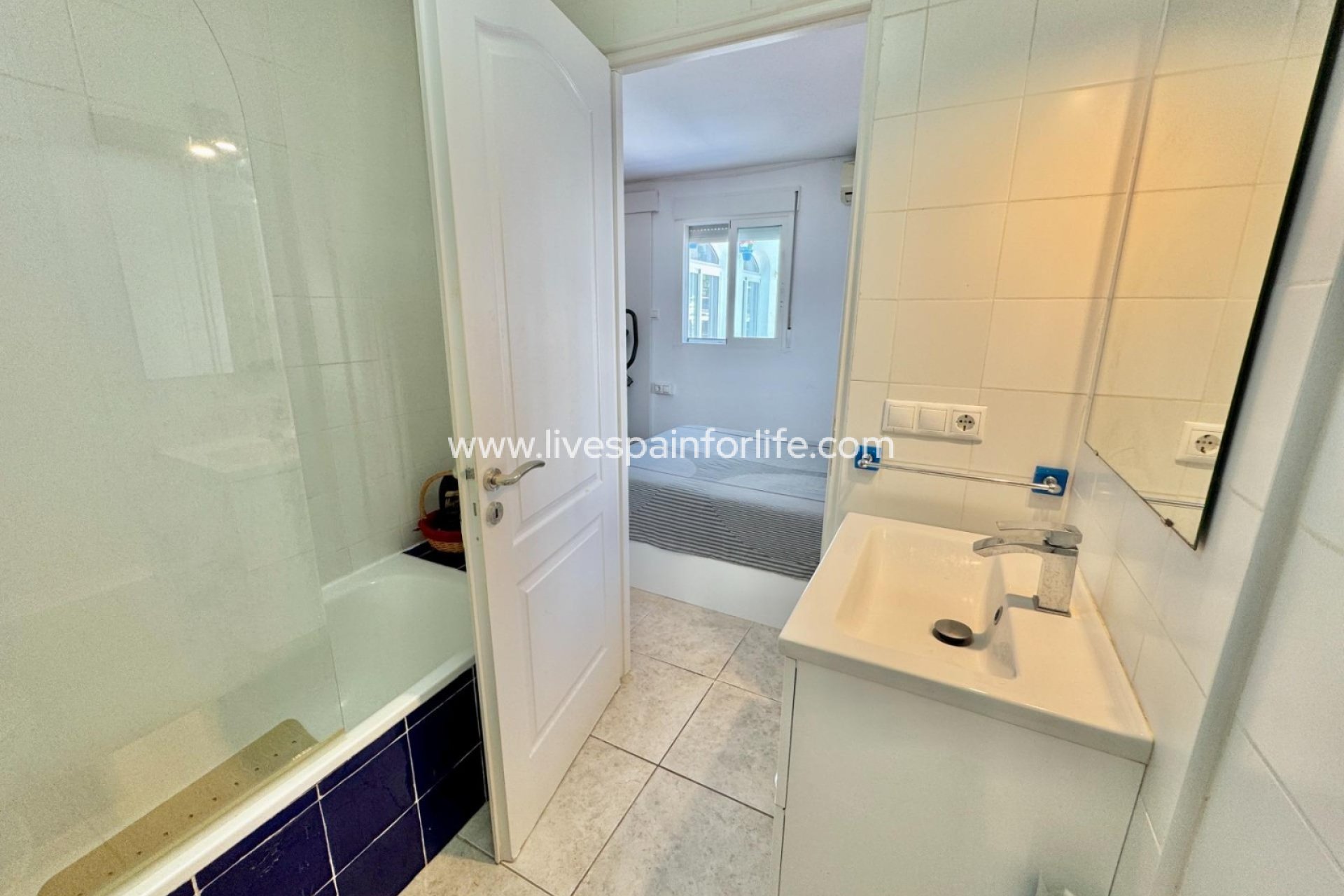 Weiterverkauf - Country house -
Alicante