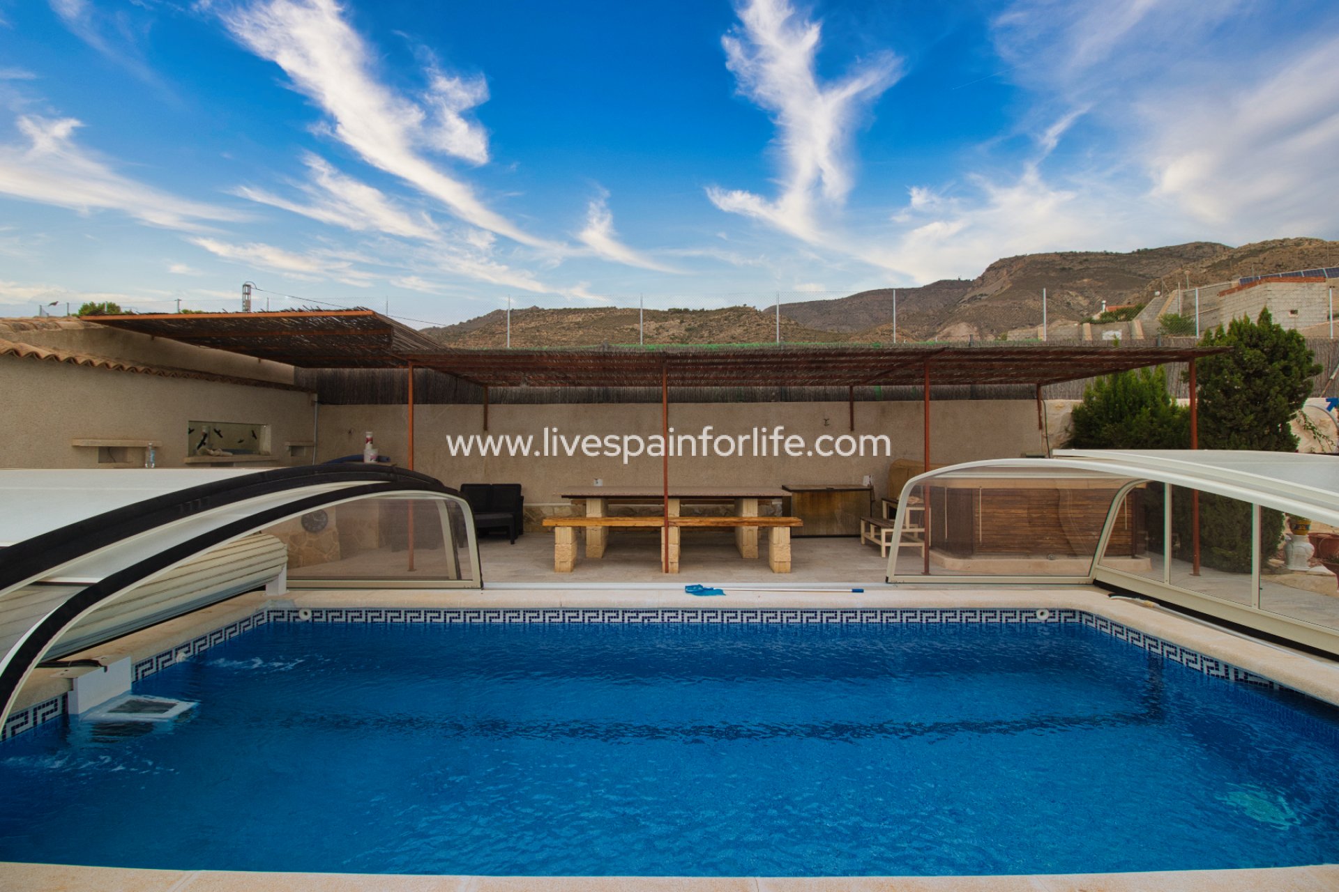 Weiterverkauf - Country house -
Alicante