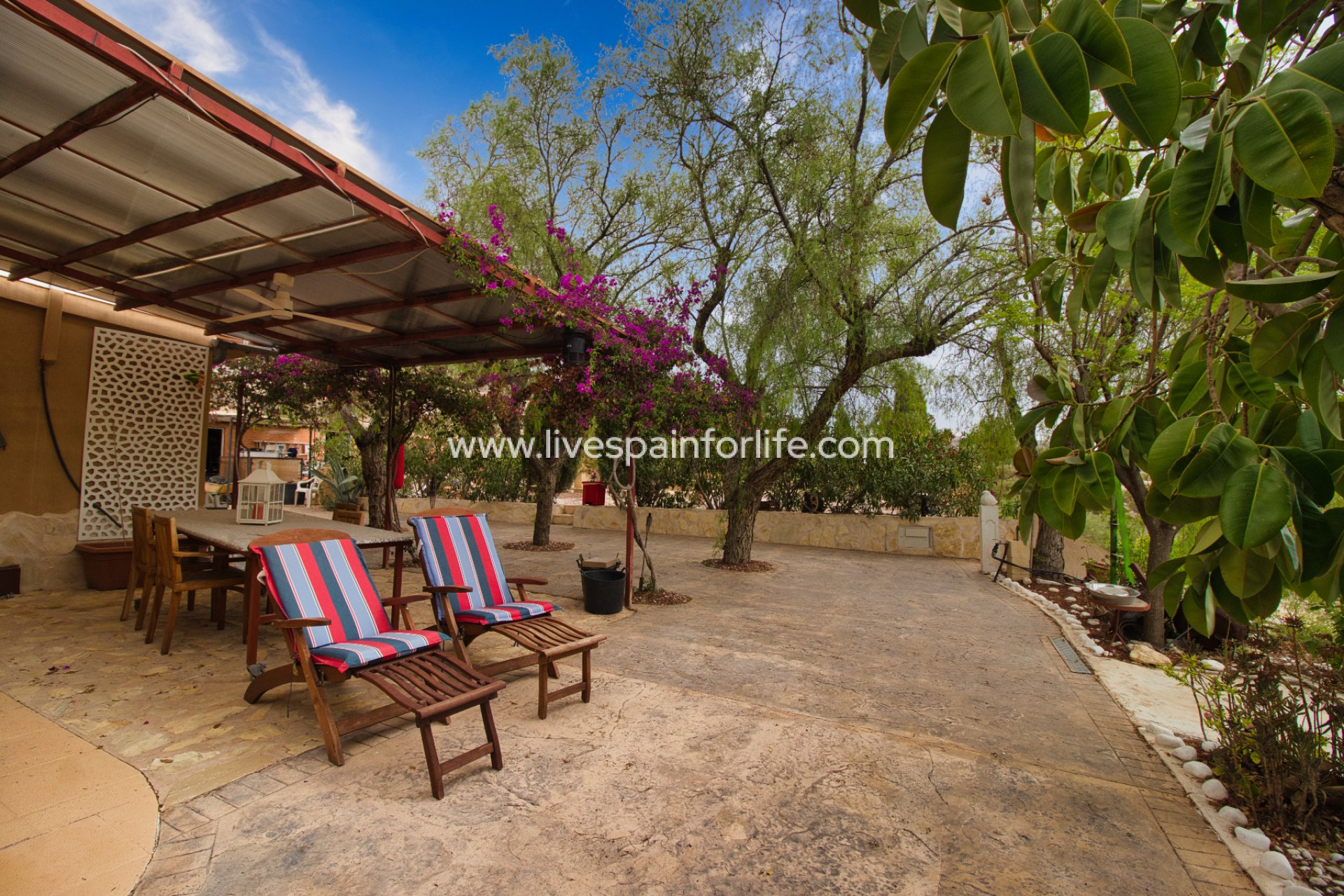 Weiterverkauf - Country house -
Alicante