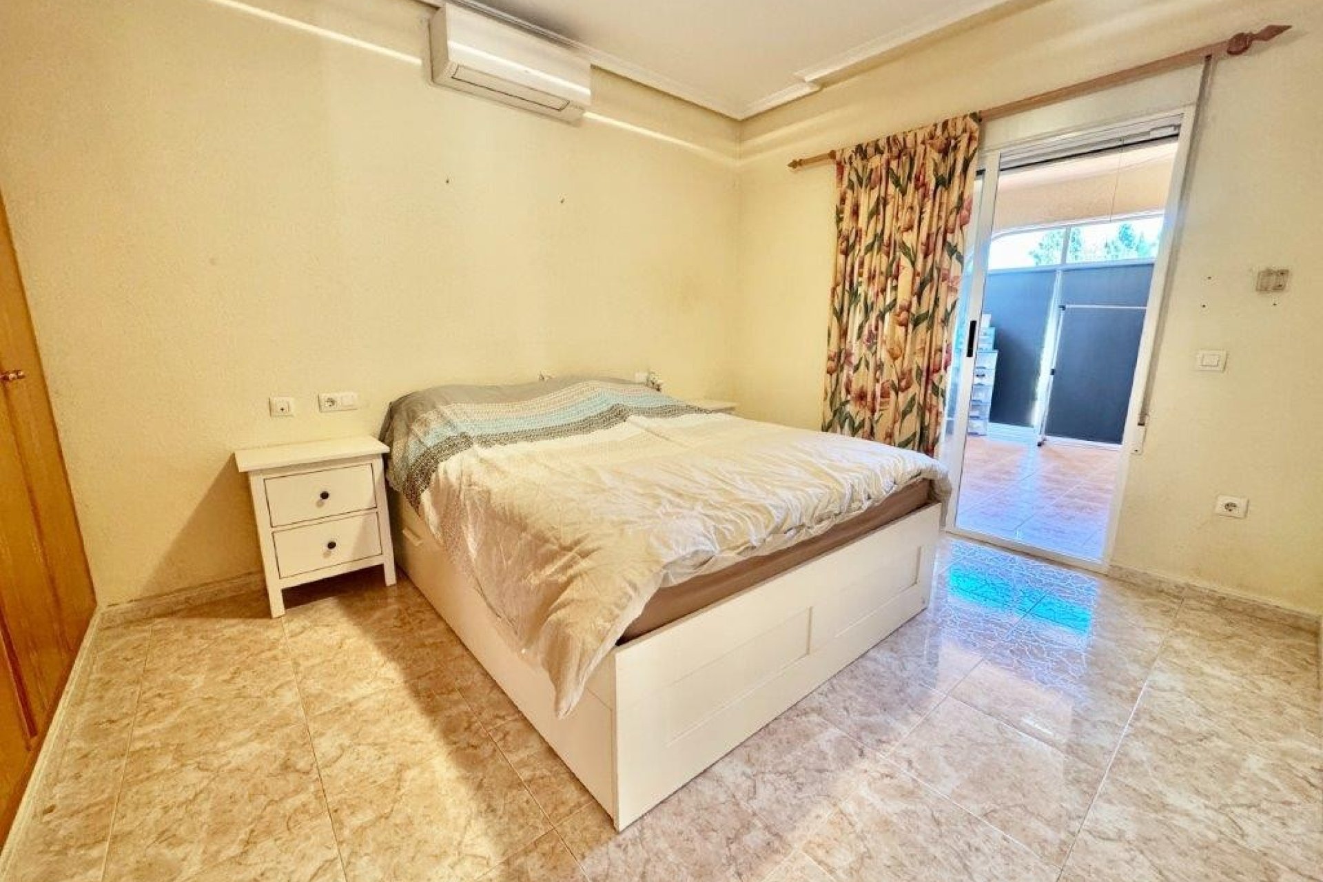 Weiterverkauf - Country house -
Alicante