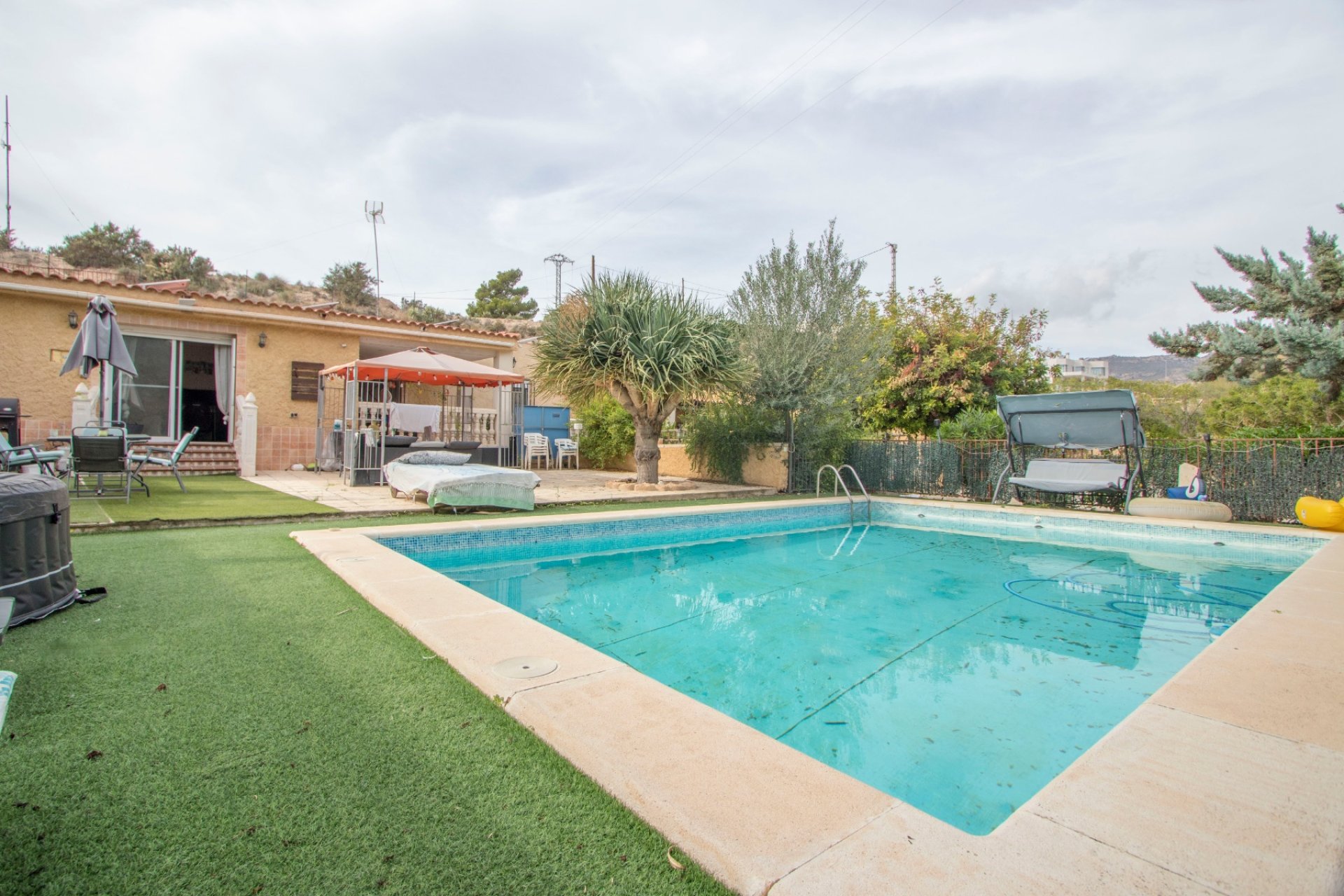 Weiterverkauf - Country house -
Alicante