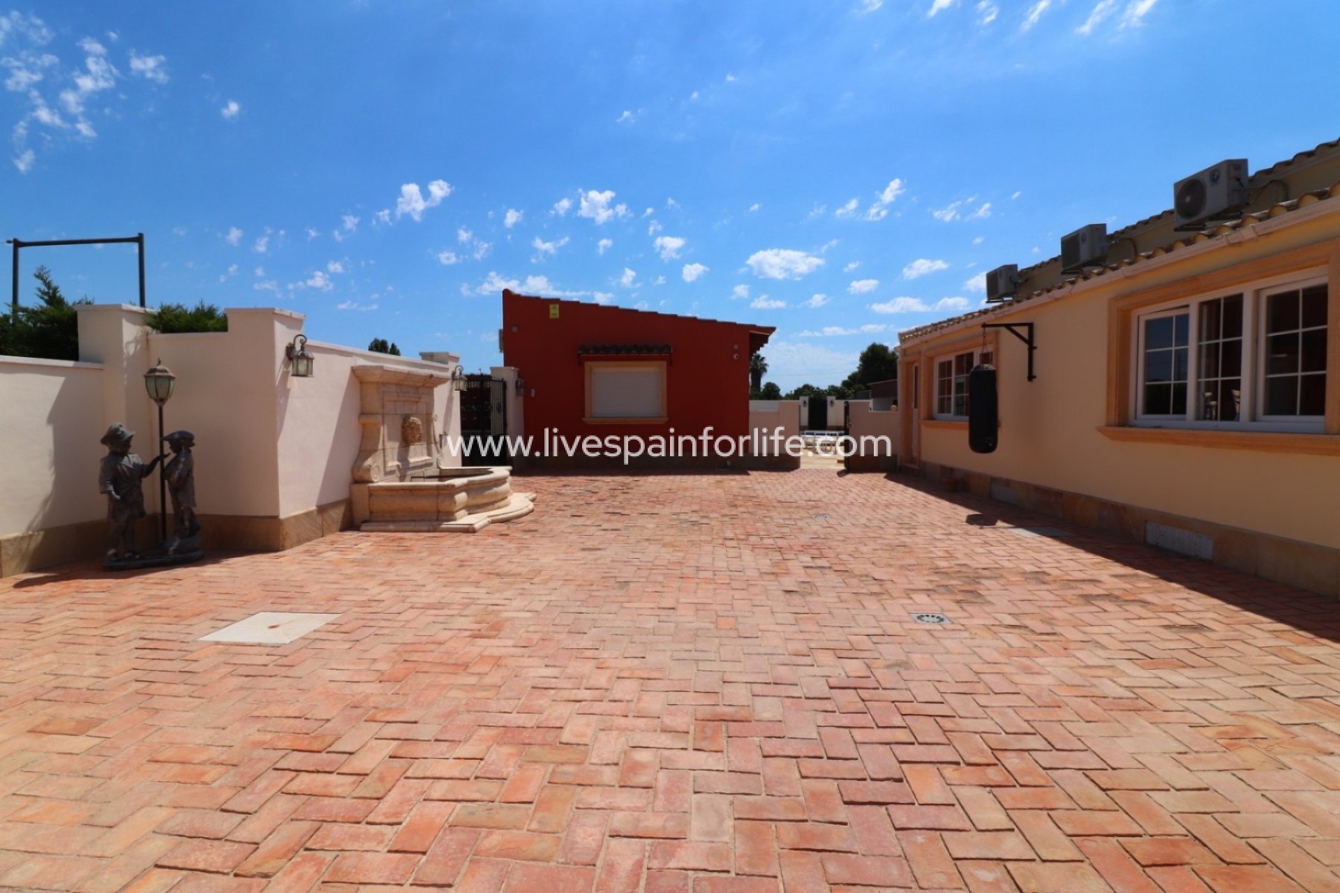 Weiterverkauf - Country house -
Alicante