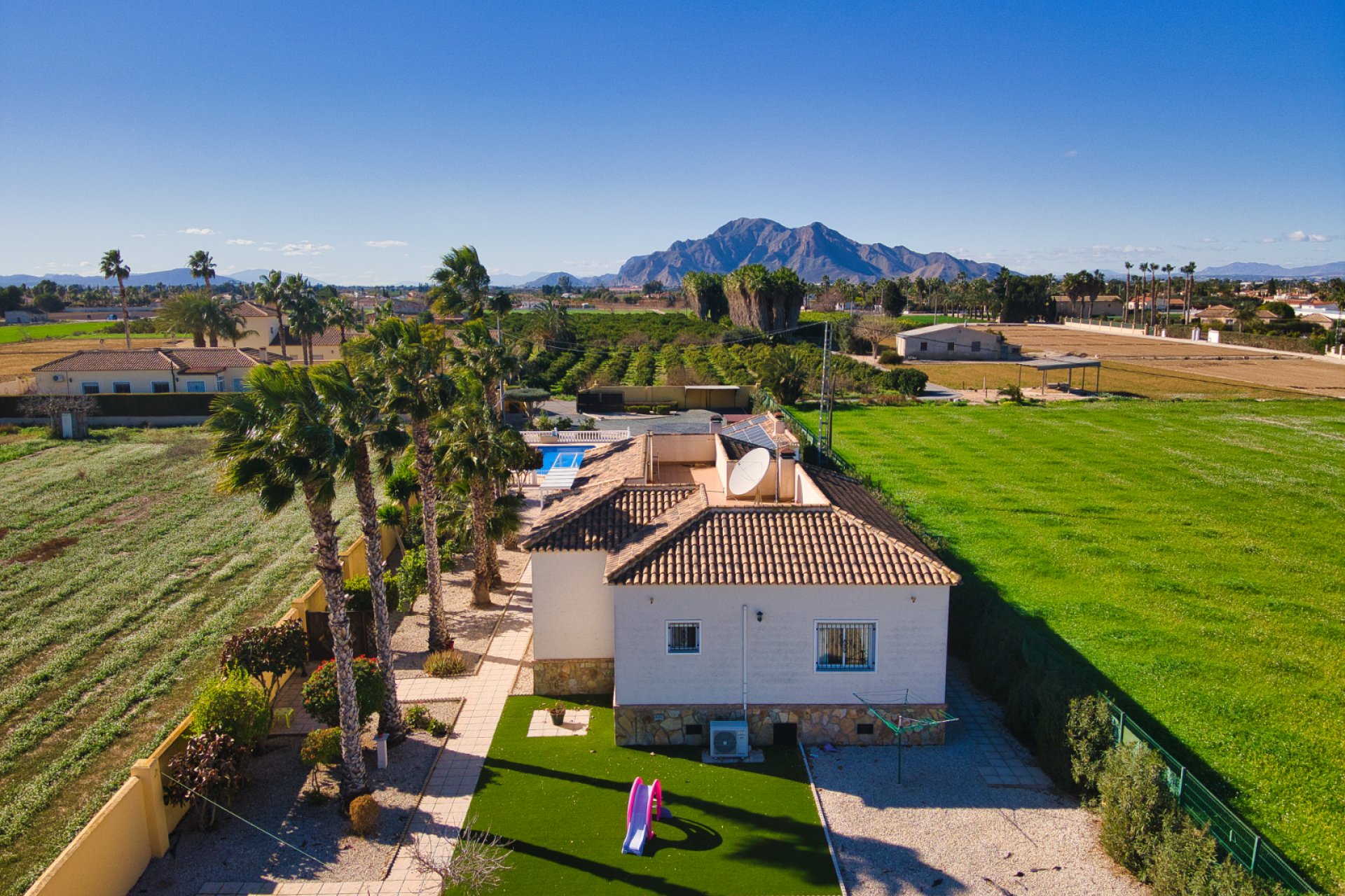 Weiterverkauf - Country house -
Alicante