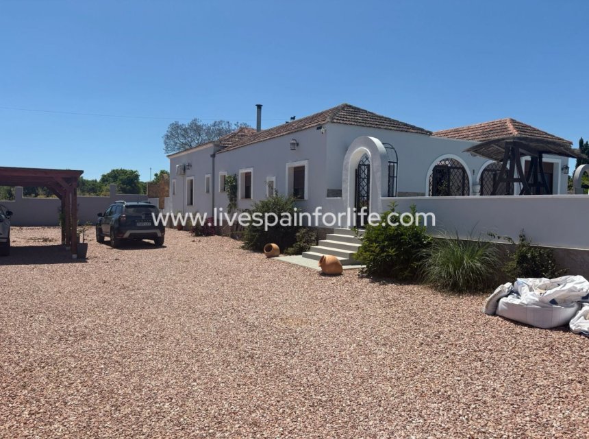 Weiterverkauf - Country house -
Alicante