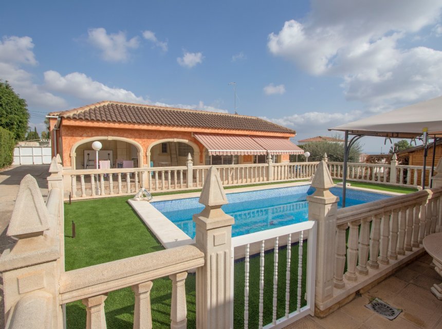 Weiterverkauf - Country house -
Alicante
