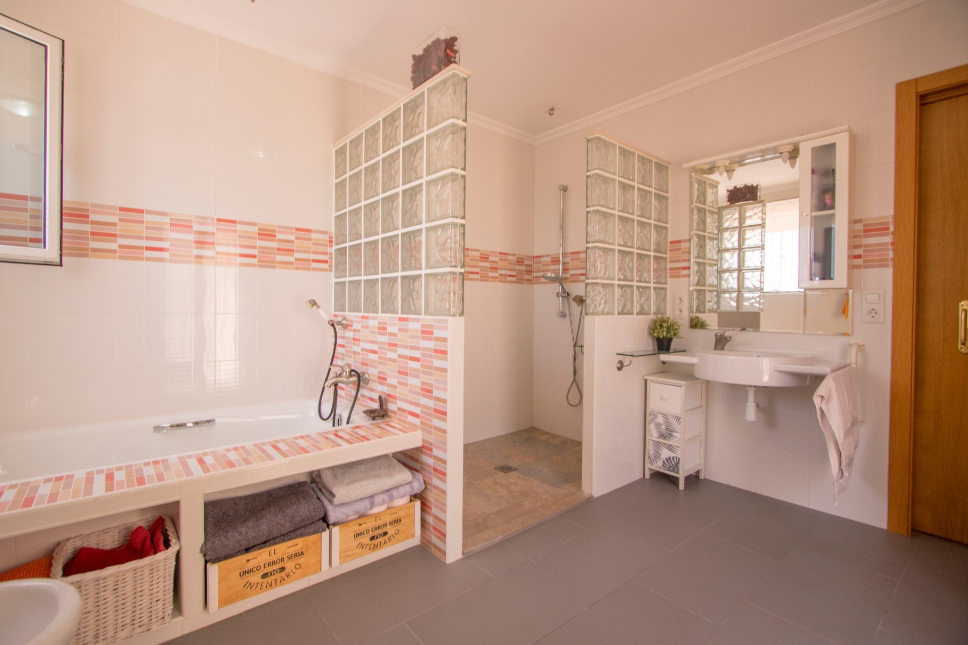 Weiterverkauf - Country house -
Alicante