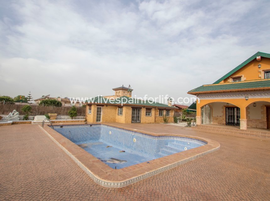 Weiterverkauf - Country house -
Alicante