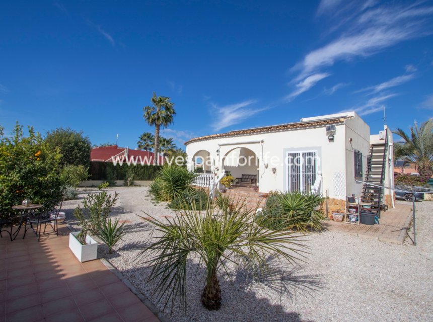 Weiterverkauf - Country house -
Alicante