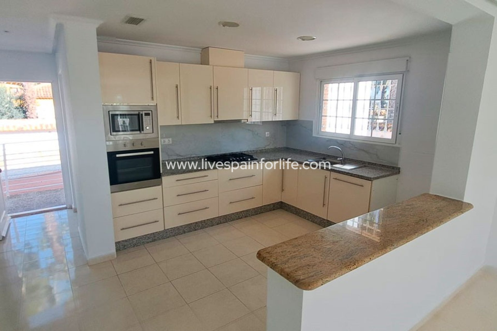 Weiterverkauf - Country house -
Alicante