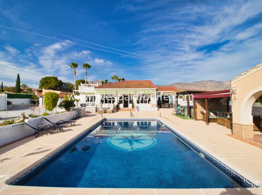 Weiterverkauf - Country house -
Alicante