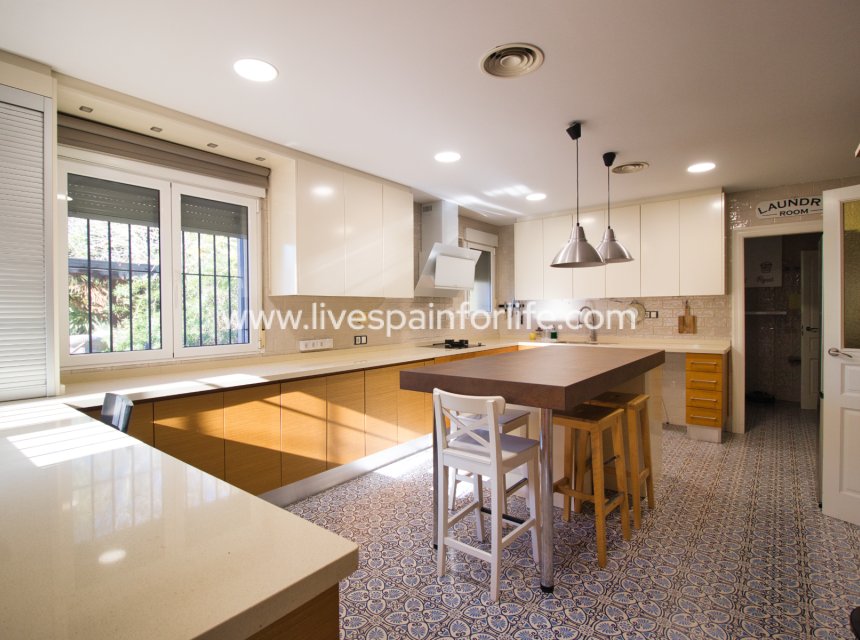 Weiterverkauf - Country house -
Alicante