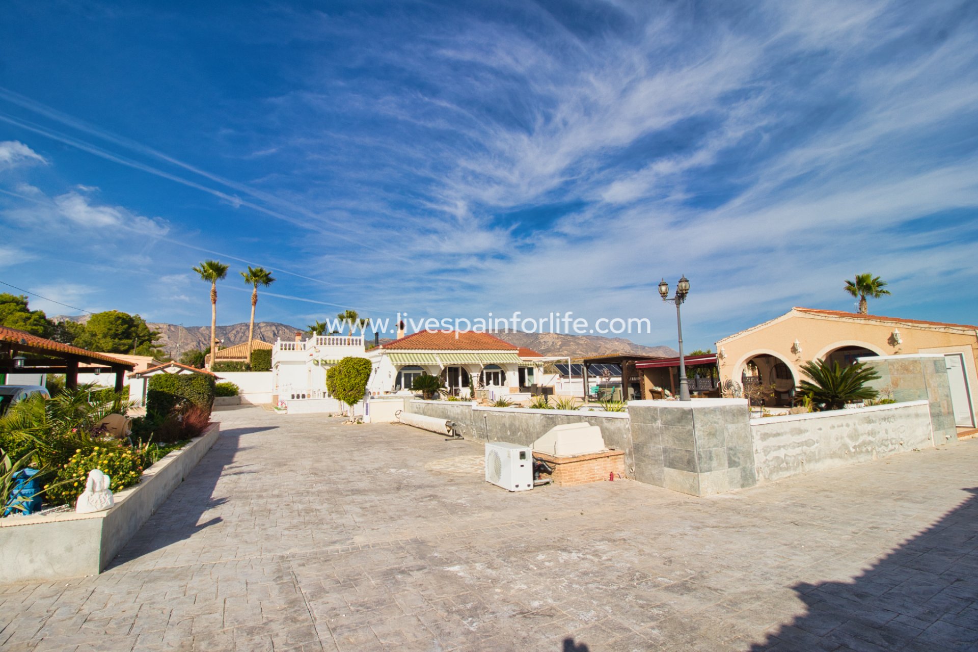 Weiterverkauf - Country house -
Alicante