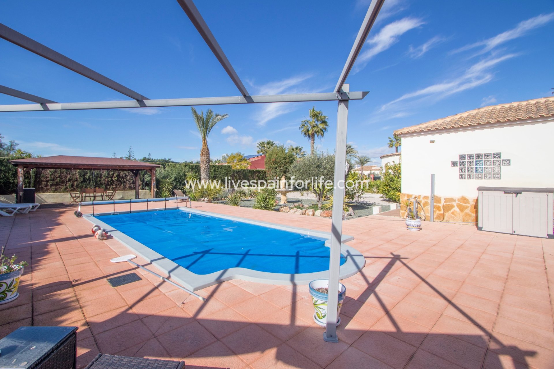 Weiterverkauf - Country house -
Alicante