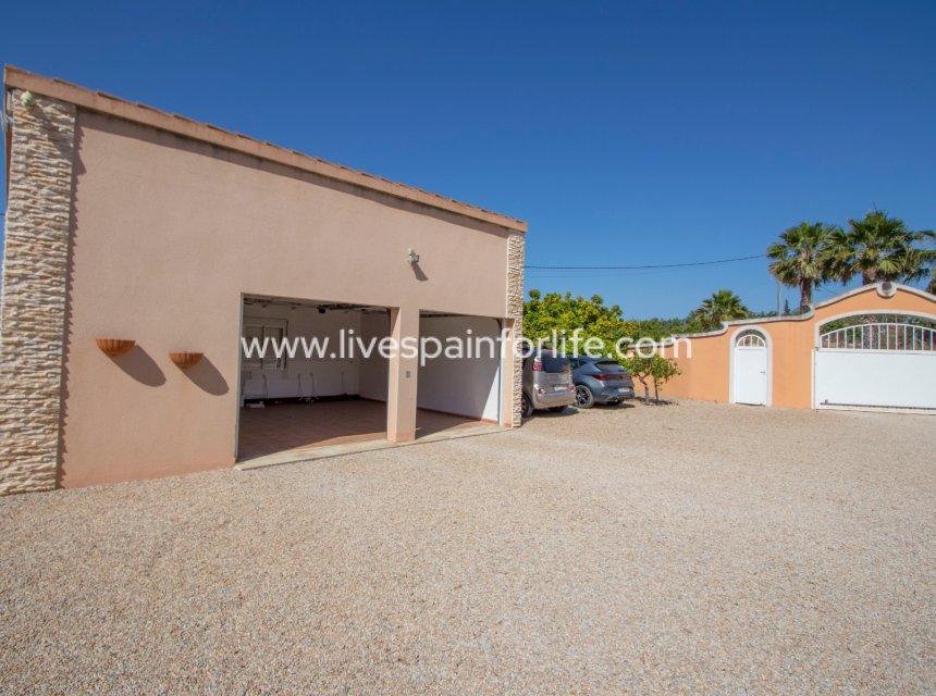 Weiterverkauf - Country house -
Alicante
