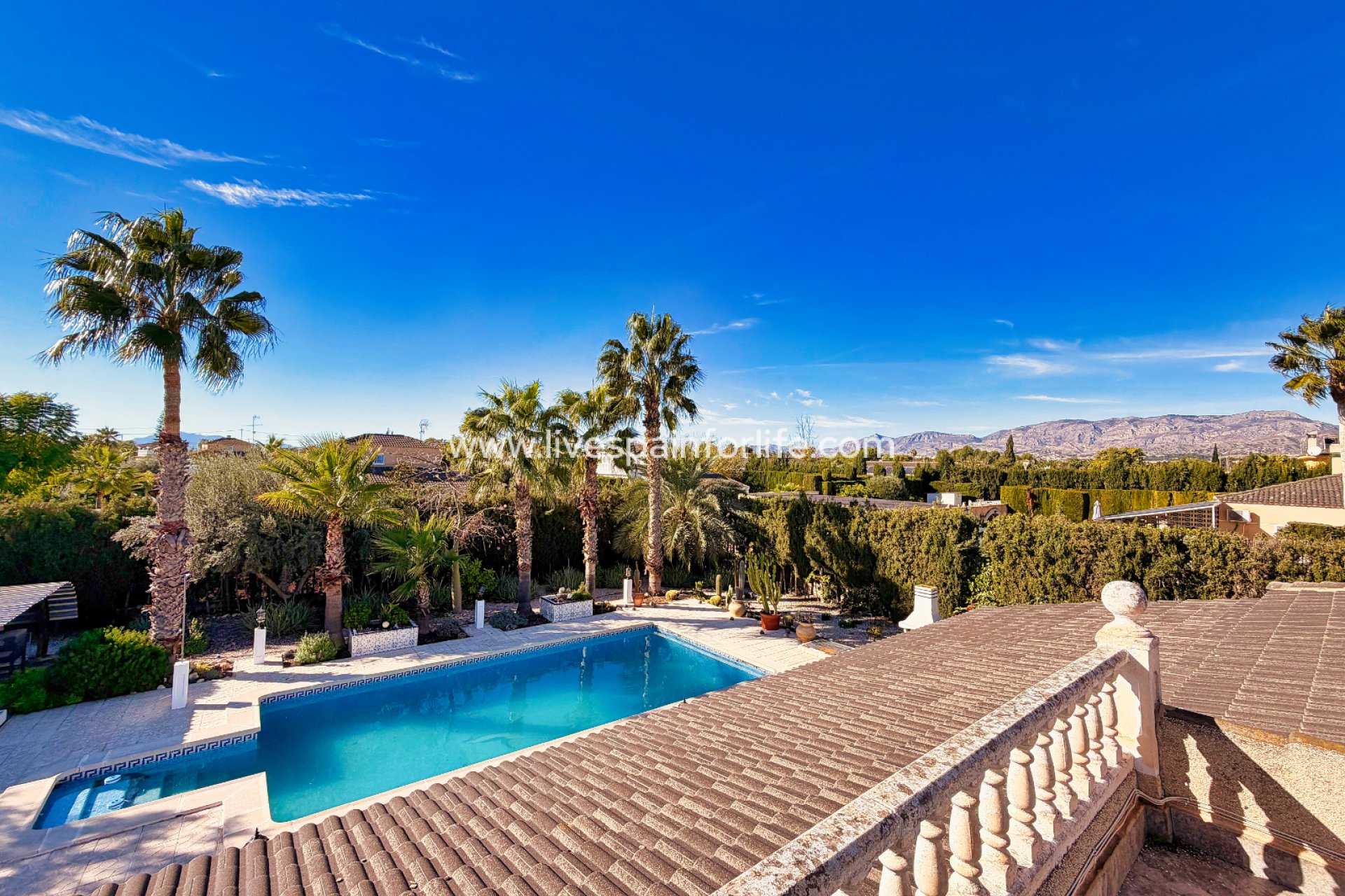 Weiterverkauf - Country house -
Alicante
