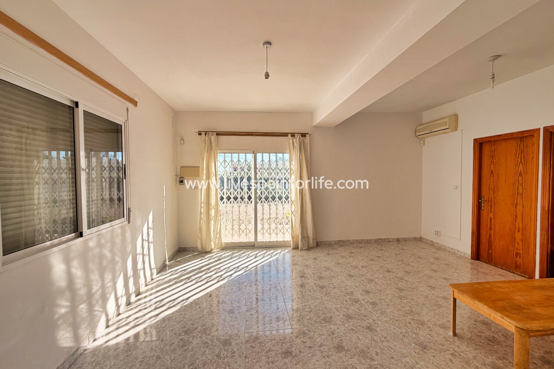Weiterverkauf - Country house -
Alicante