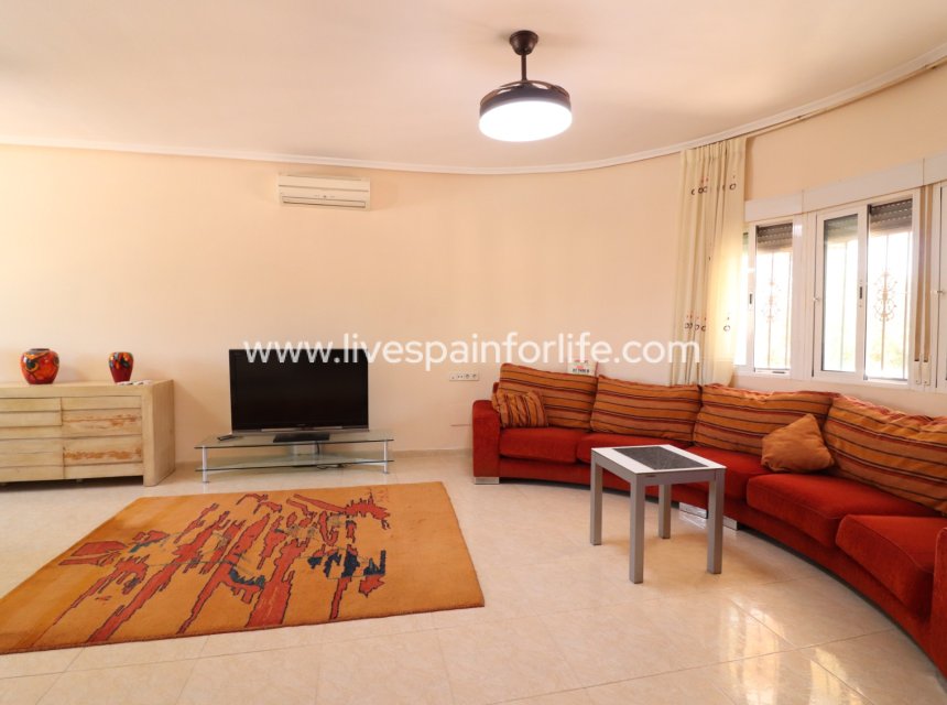 Weiterverkauf - Country house -
Alicante