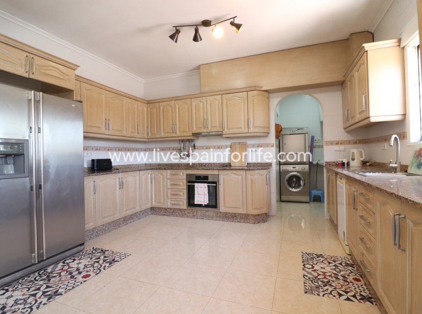 Weiterverkauf - Country house -
Alicante