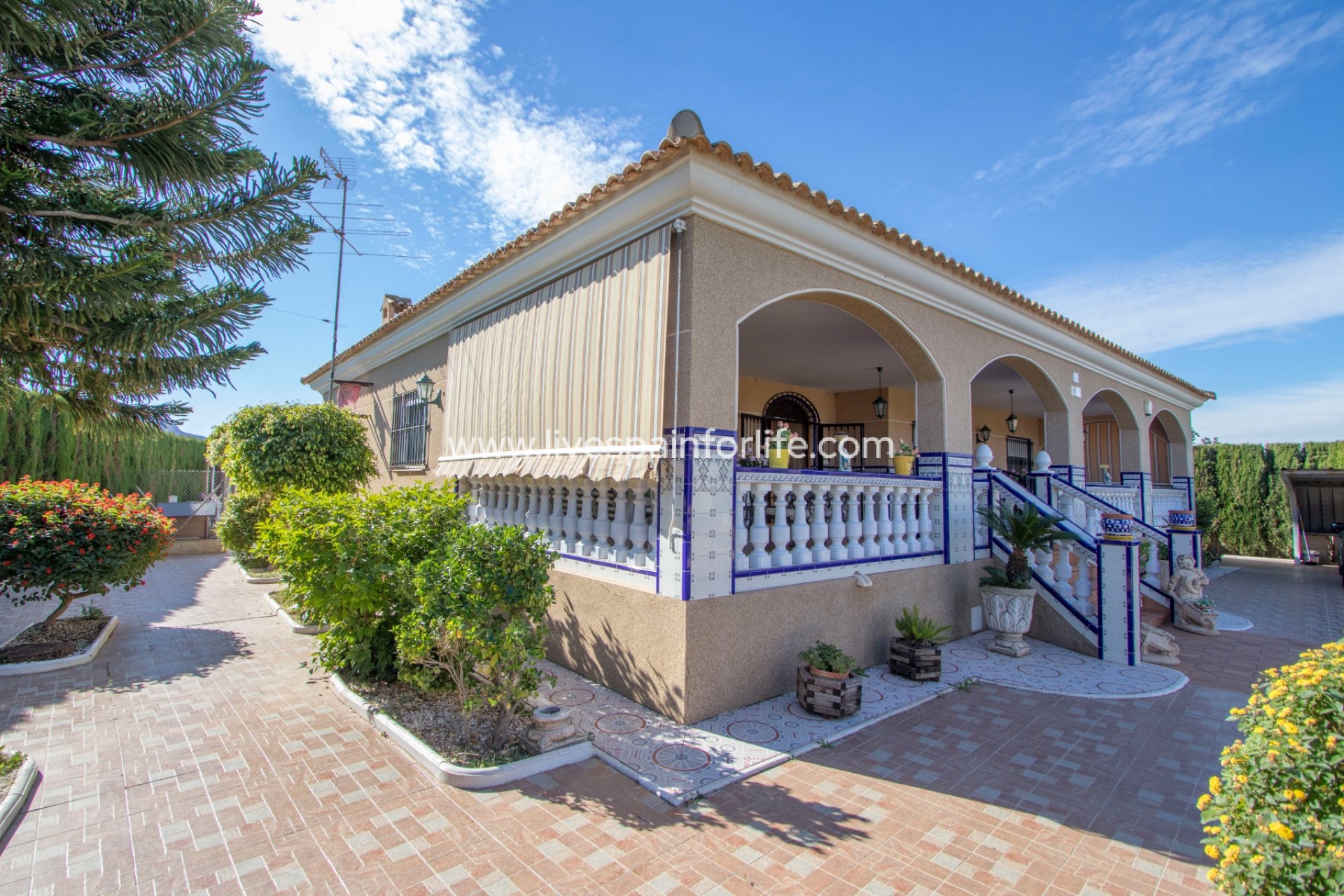 Weiterverkauf - Country house -
Alicante