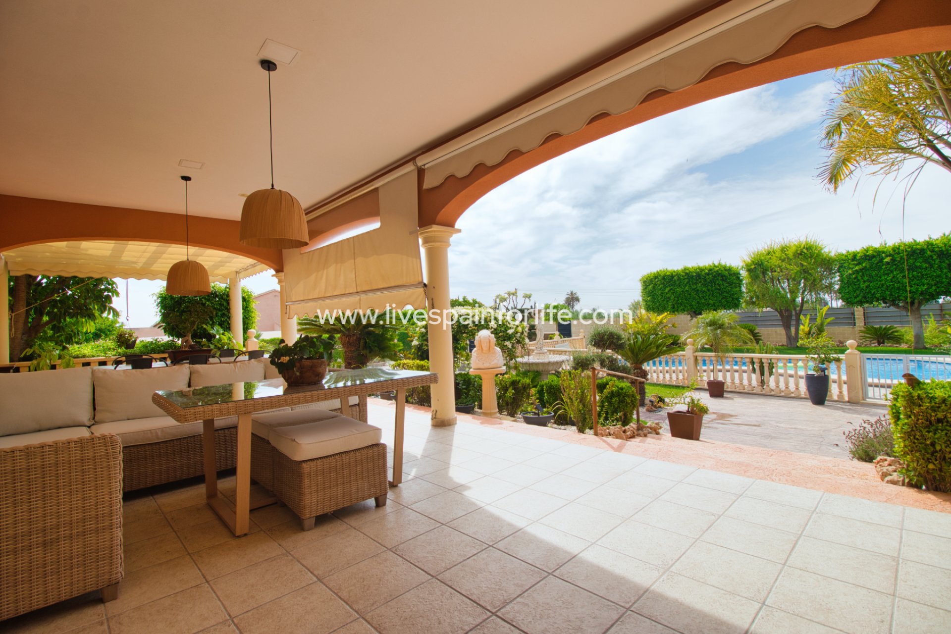 Weiterverkauf - Country house -
Alicante