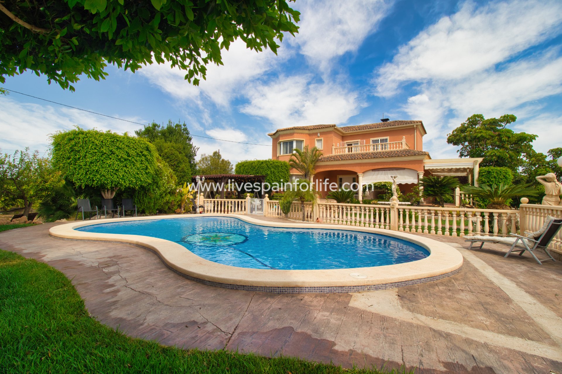 Weiterverkauf - Country house -
Alicante