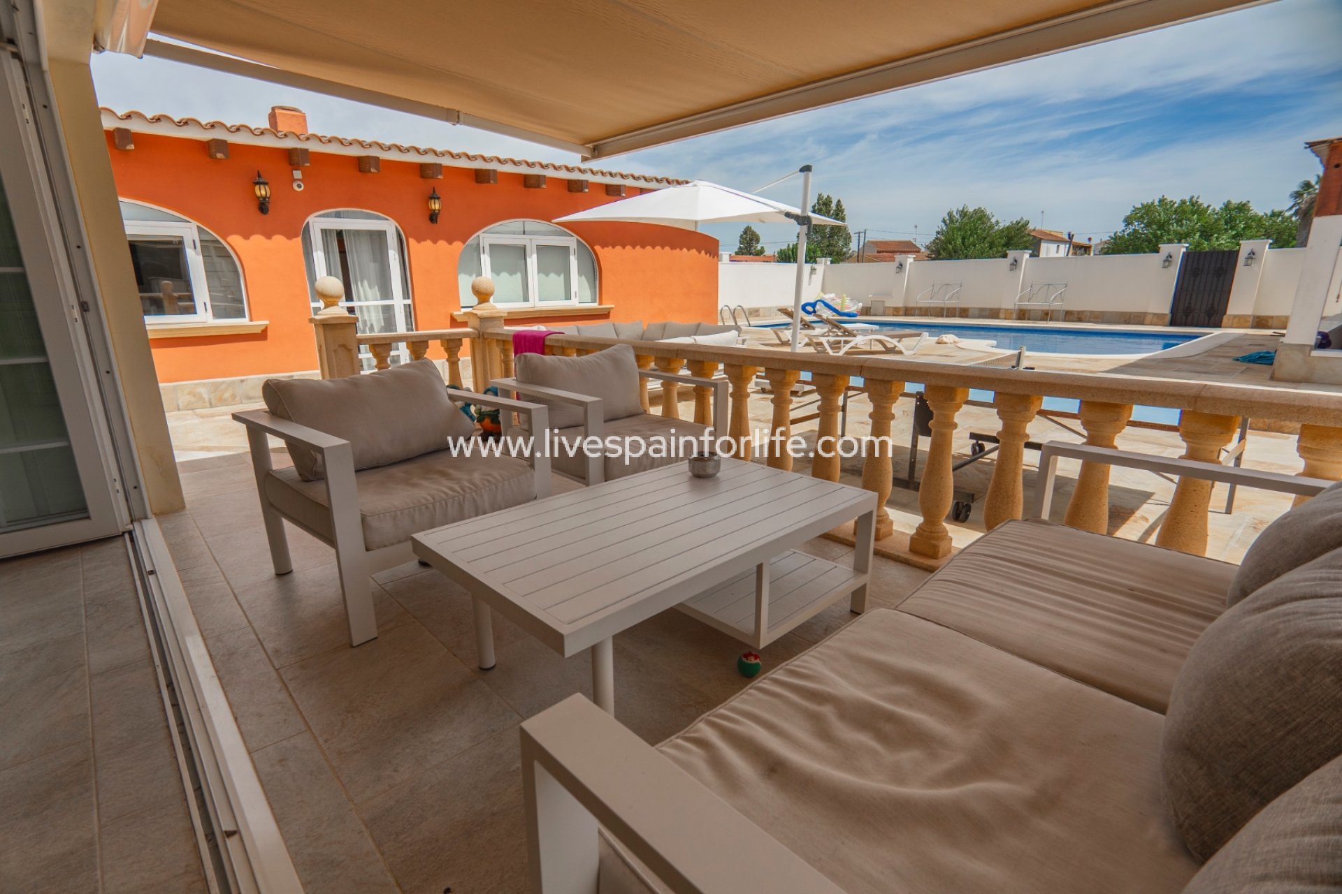 Weiterverkauf - Country house -
Almoradi - Heredades