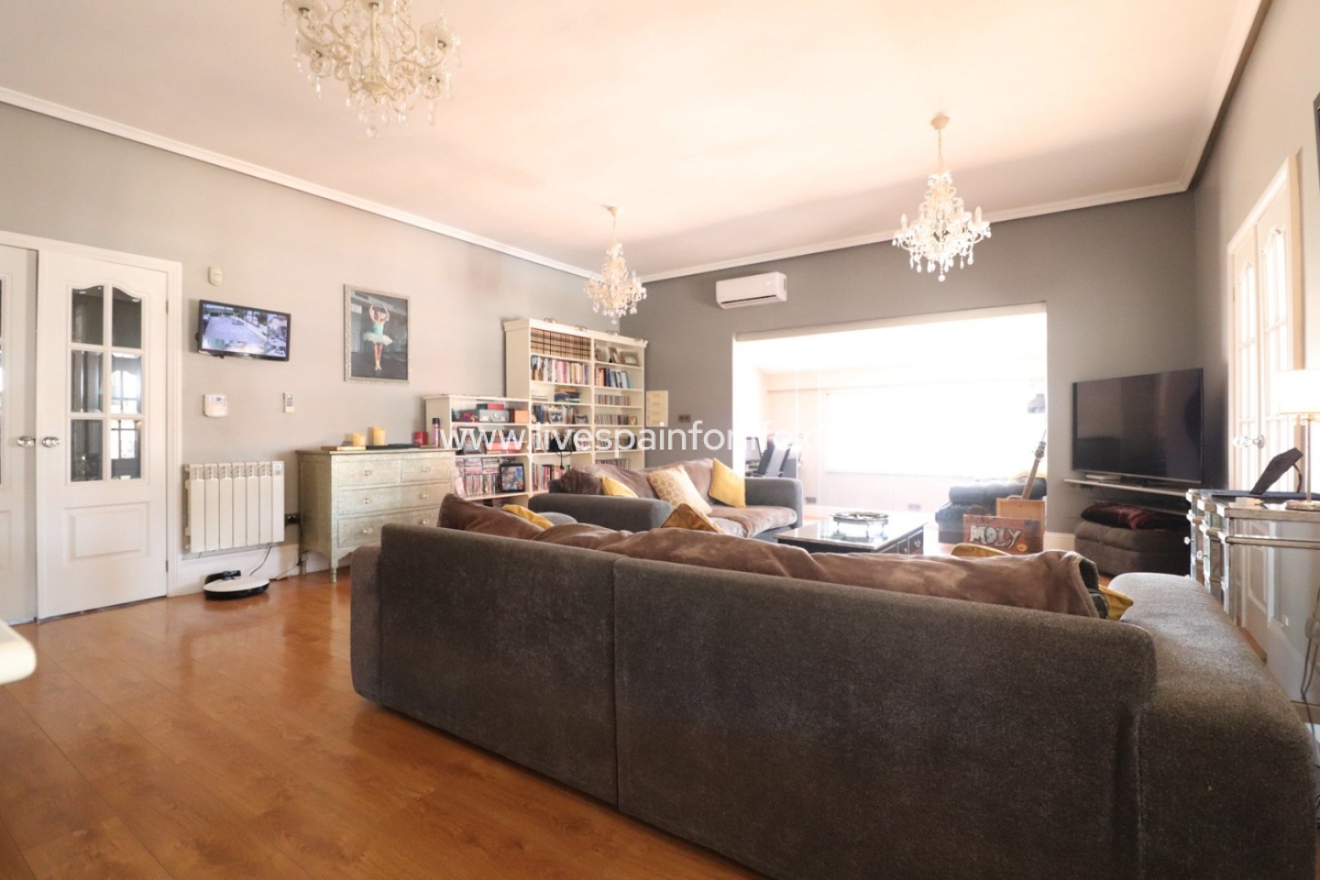 Weiterverkauf - Country house -
Almoradi