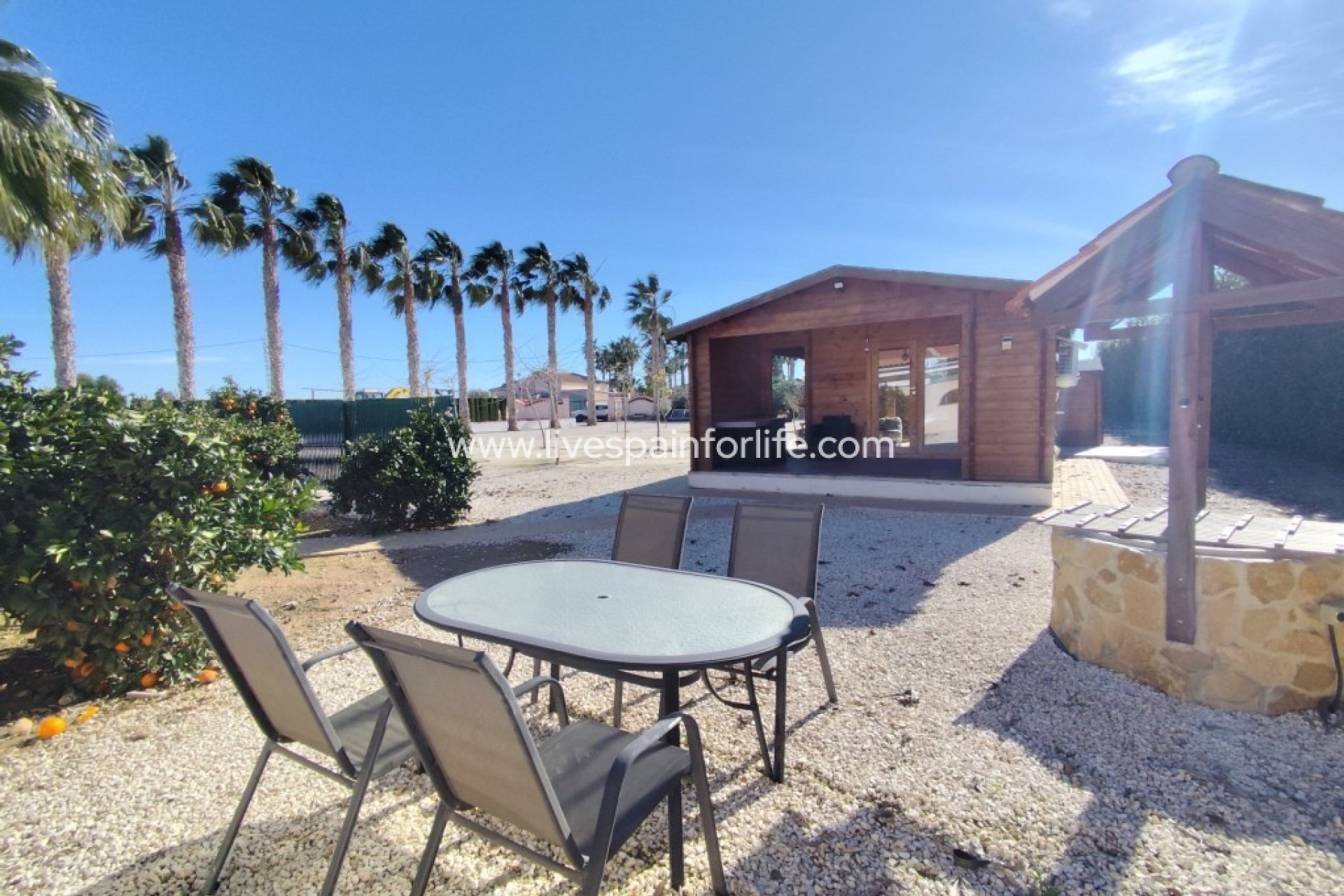 Weiterverkauf - Country house -
Almoradi