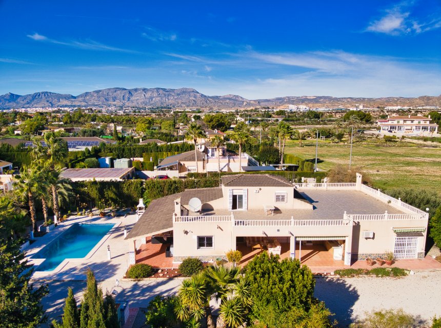 Weiterverkauf - Country house -
Elche