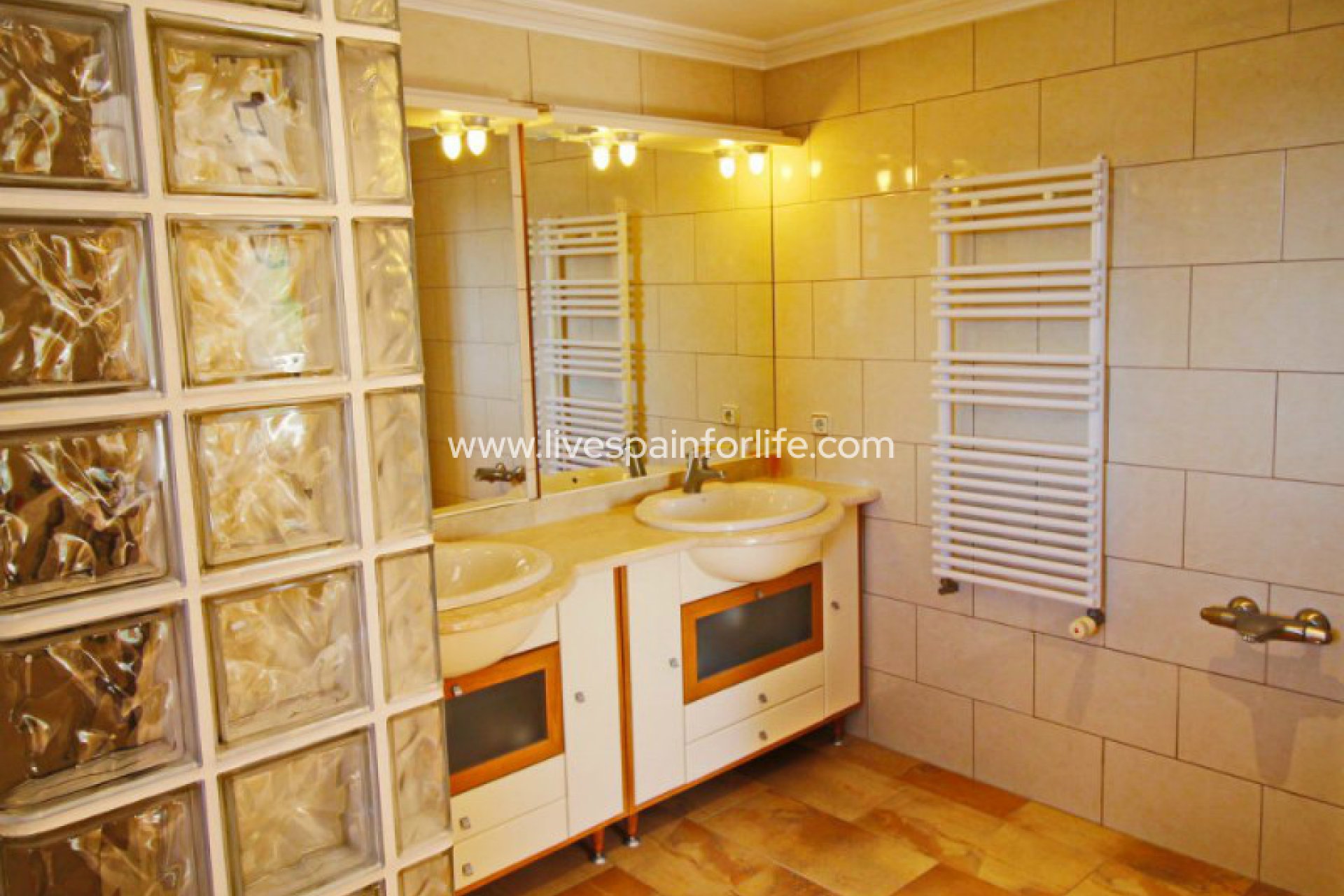 Weiterverkauf - Country house -
Hondon De Las Nieves