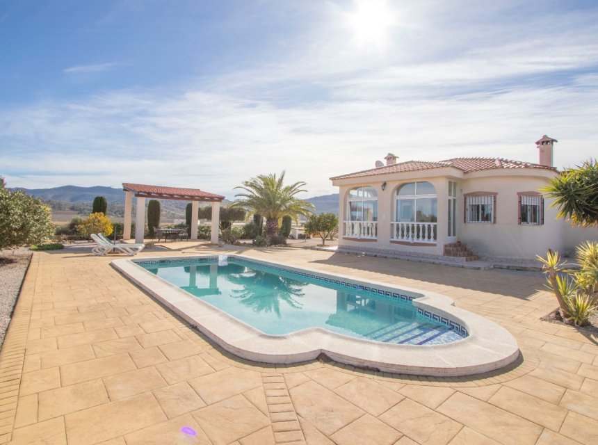 Weiterverkauf - Country house -
La Canalosa