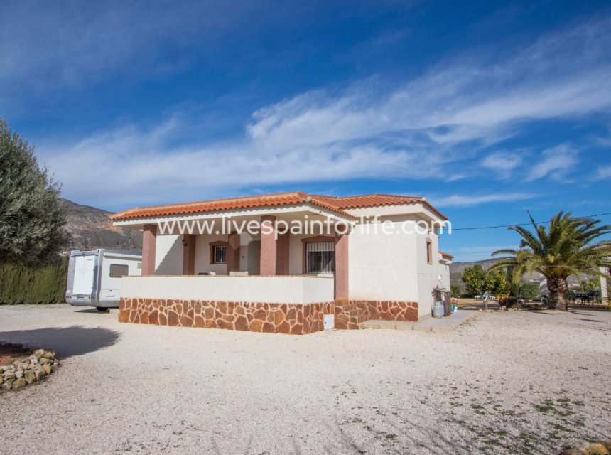 Weiterverkauf - Country house -
La Canalosa