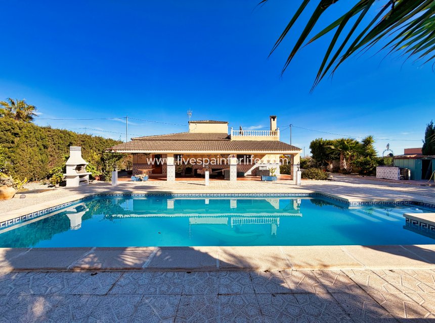 Weiterverkauf - Country house -
La Matola