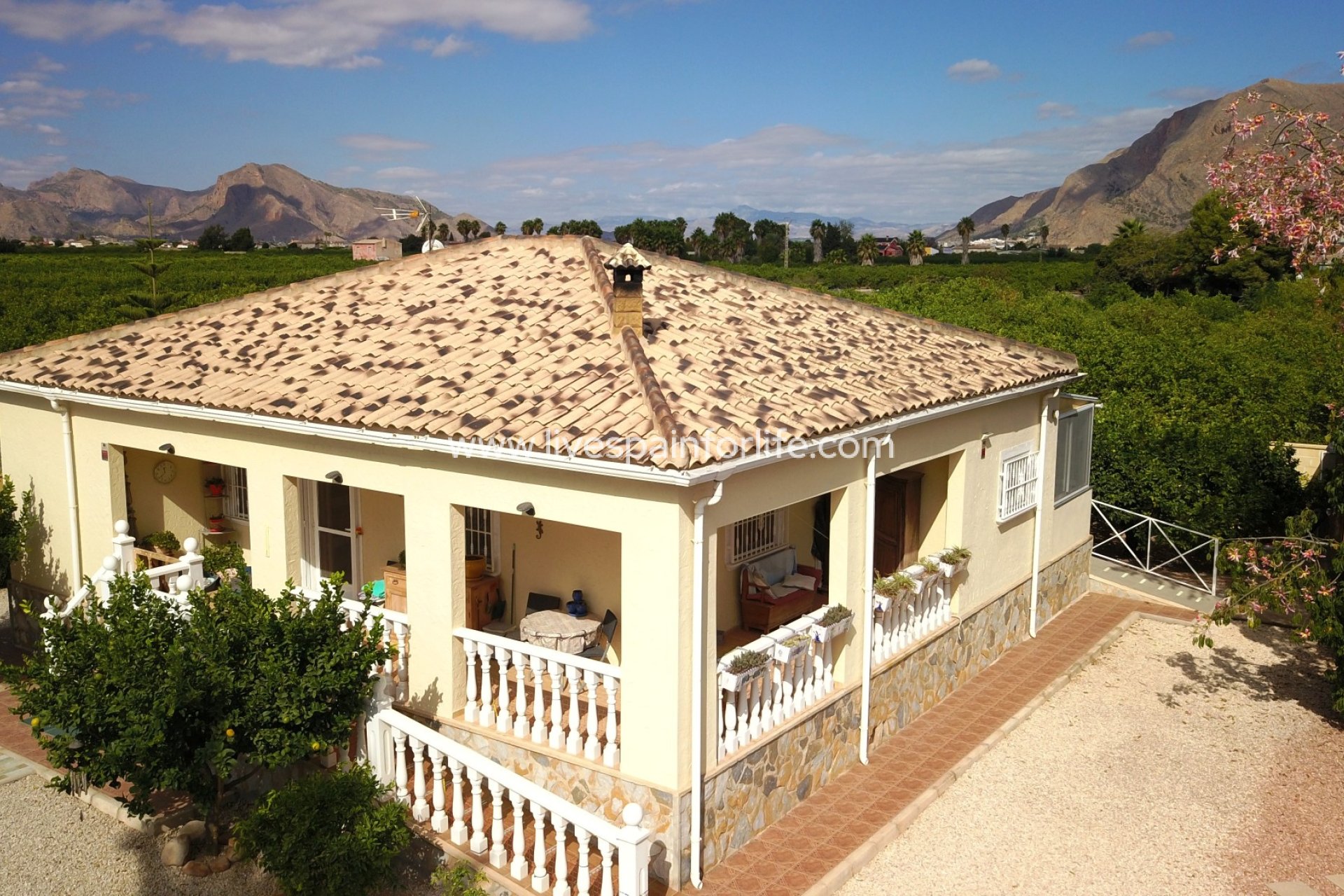 Weiterverkauf - Country house -
Orihuela - La Campaneta