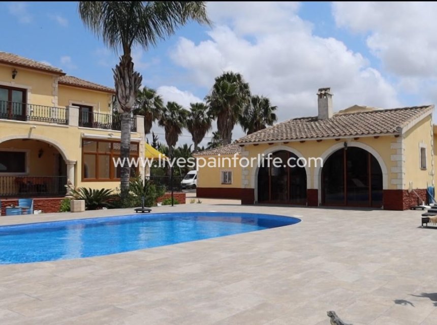 Weiterverkauf - Country house -
Orihuela - San Bartolome
