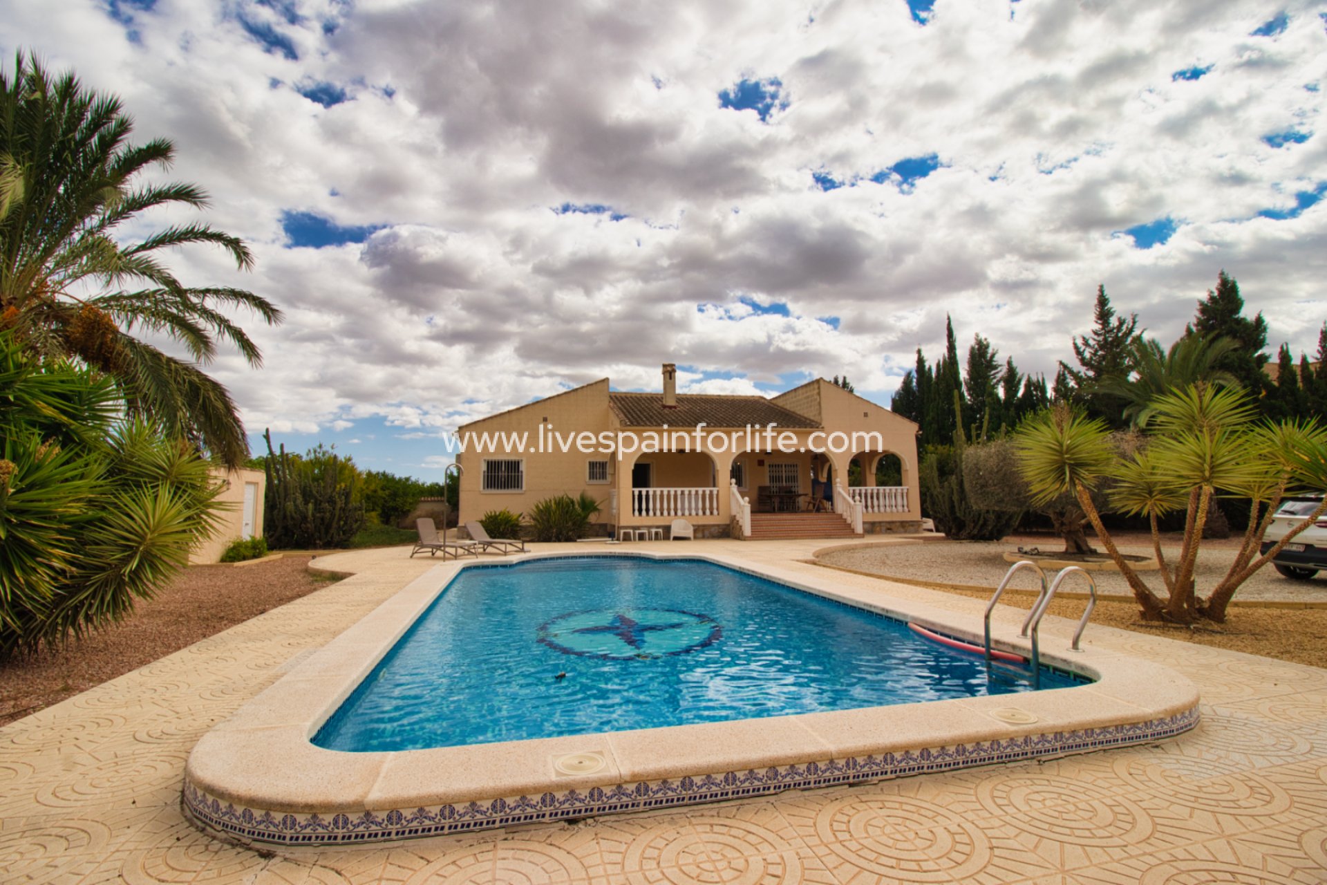 Weiterverkauf - Country house -
Orihuela