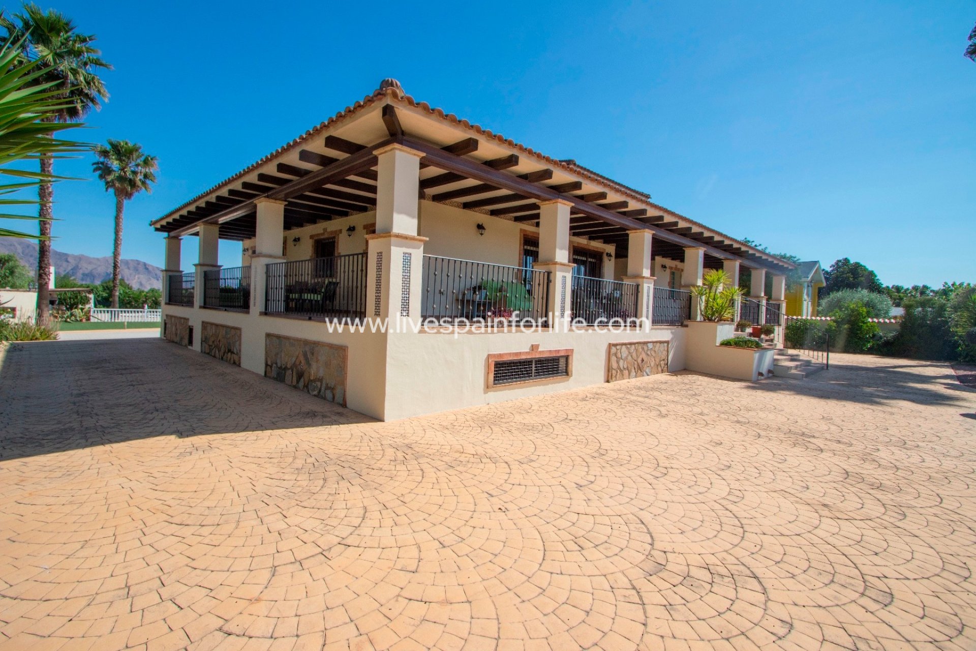 Weiterverkauf - Country house -
Orihuela