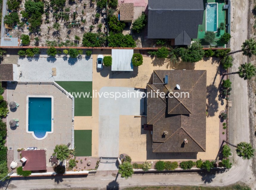 Weiterverkauf - Country house -
Orihuela