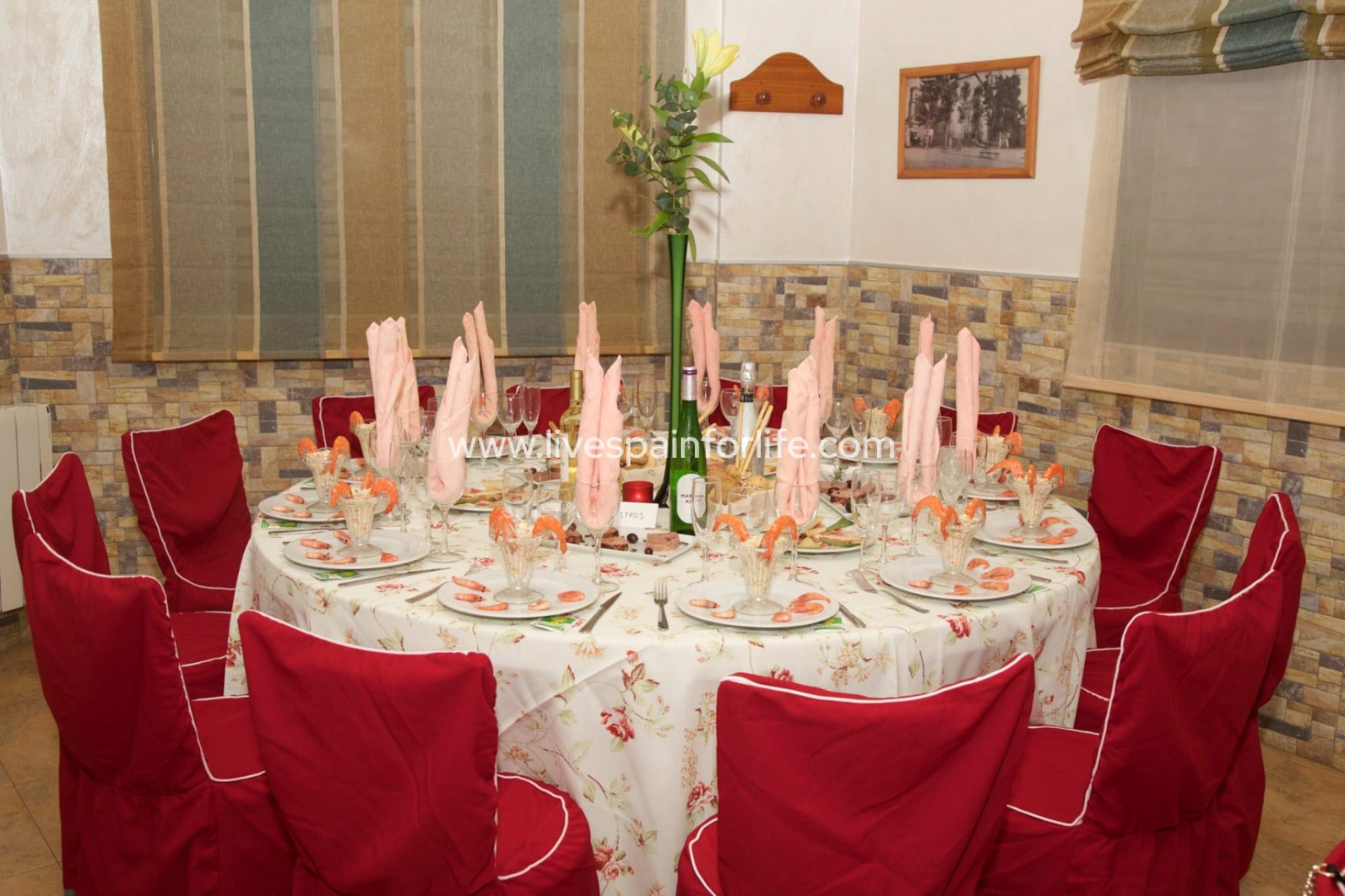 Weiterverkauf - Kommerziell -
Albatera