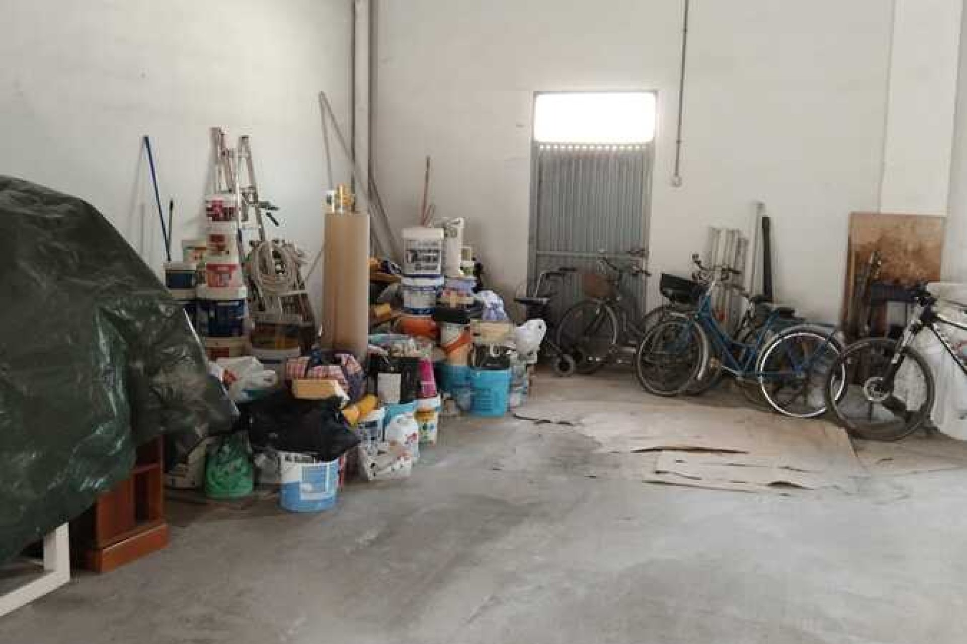 Weiterverkauf - Kommerziell -
Daya Vieja