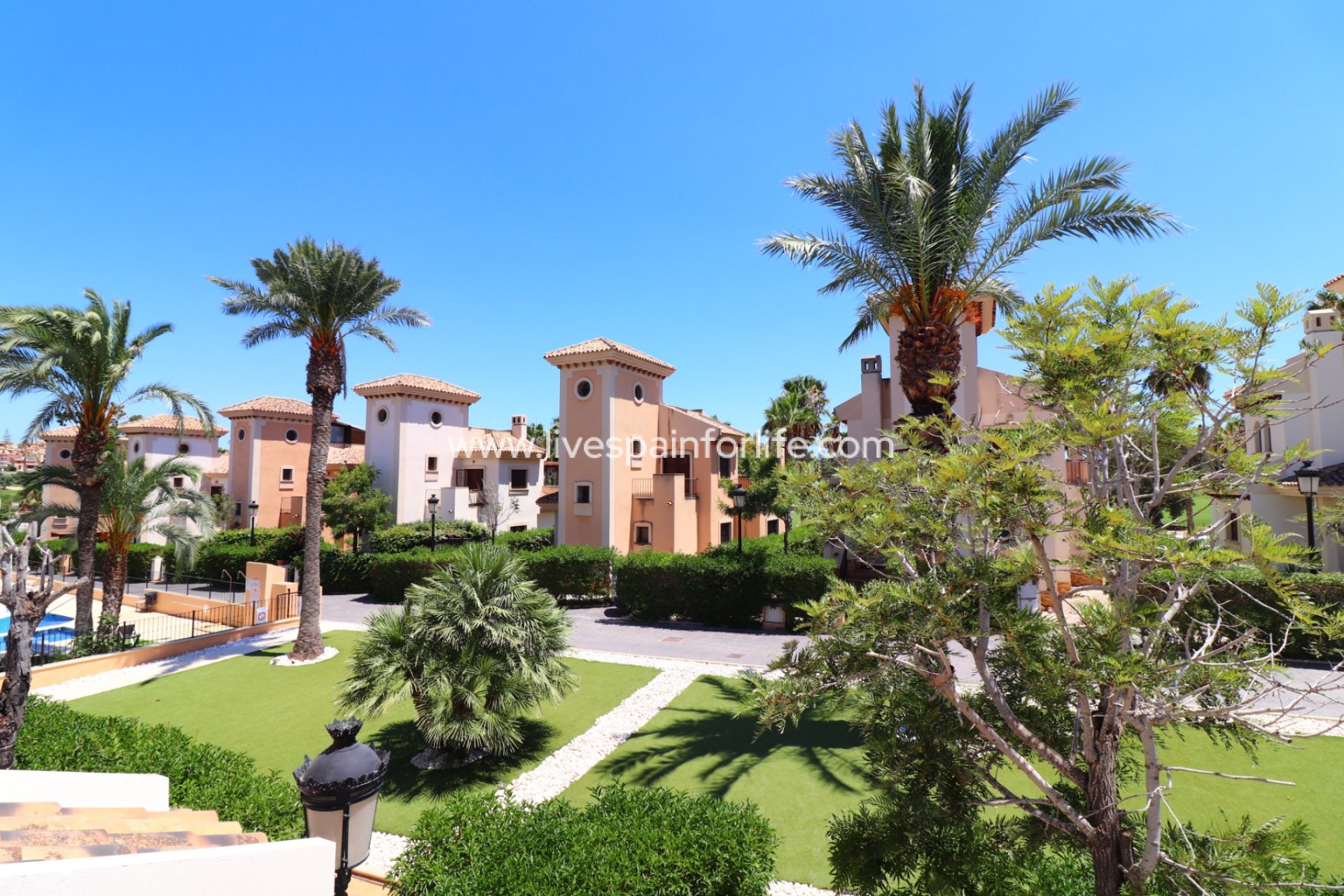 Weiterverkauf - Semi-detached house / Quad -
Algorfa - La Finca Golf