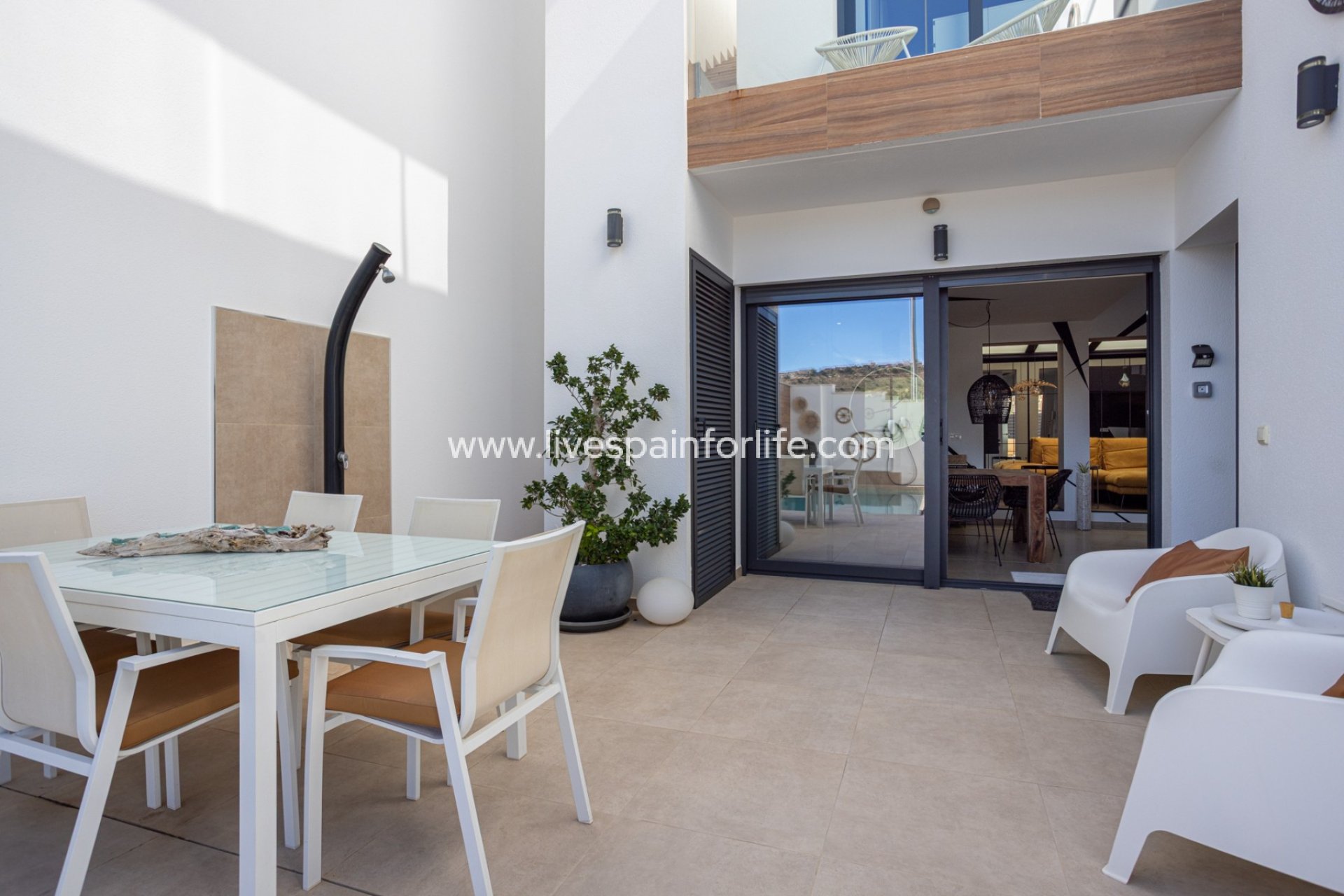 Weiterverkauf - Semi-detached house / Quad -
Benijofar
