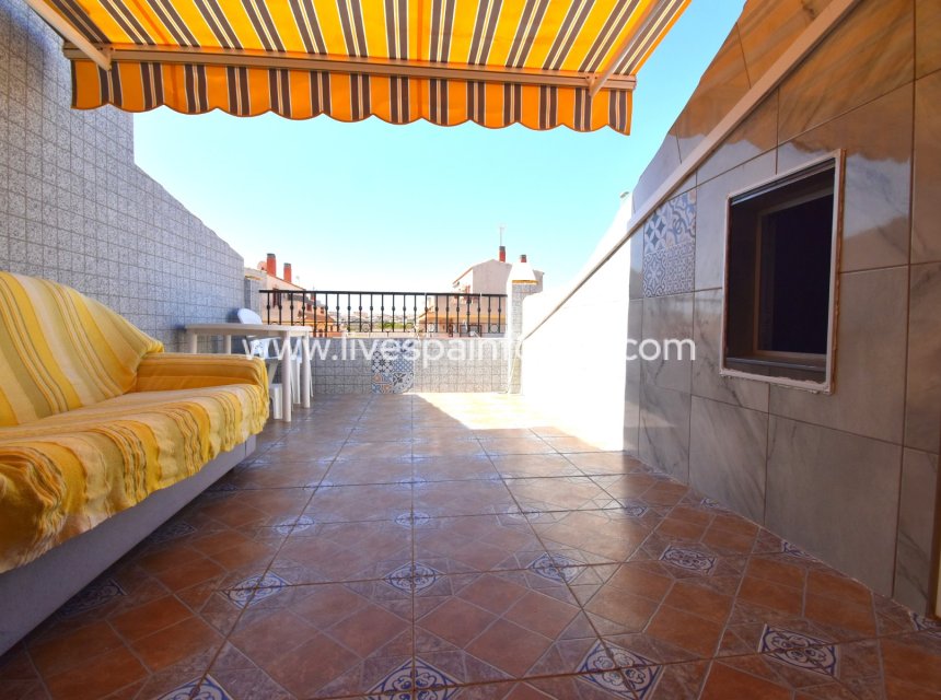 Weiterverkauf - Semi-detached house / Quad -
Orihuela Costa - La Zenia