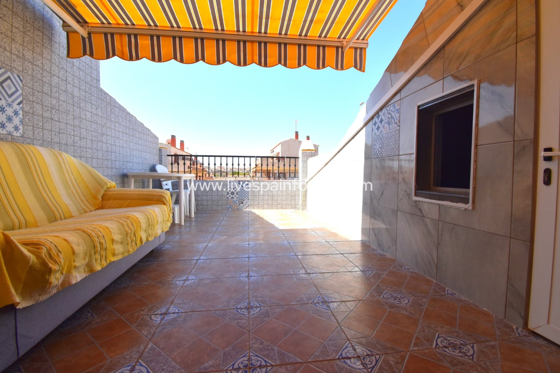Weiterverkauf - Semi-detached house / Quad -
Orihuela Costa - La Zenia
