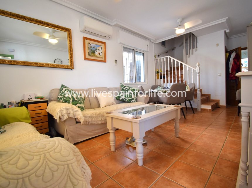 Weiterverkauf - Semi-detached house / Quad -
Orihuela Costa - La Zenia