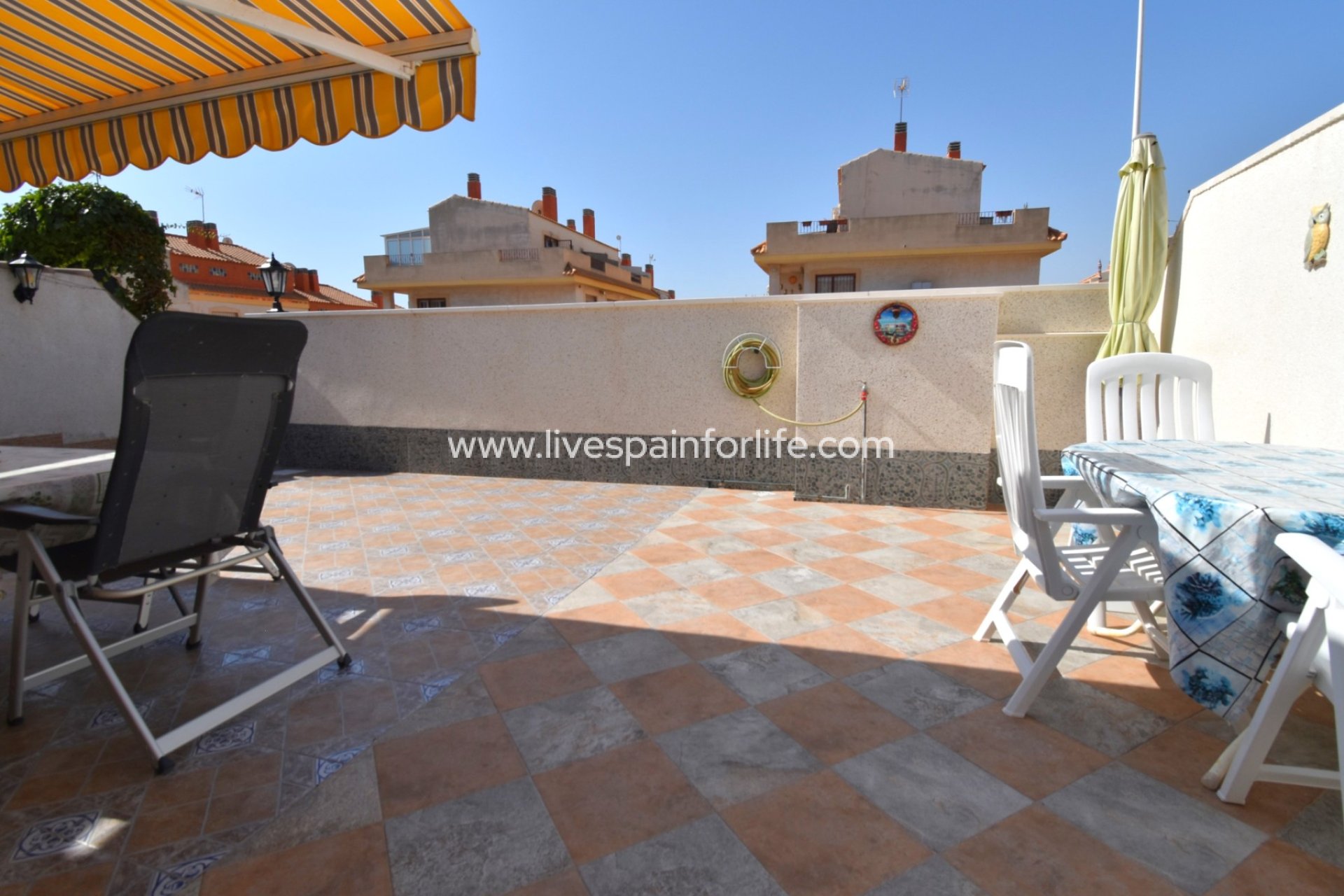 Weiterverkauf - Semi-detached house / Quad -
Orihuela Costa - La Zenia