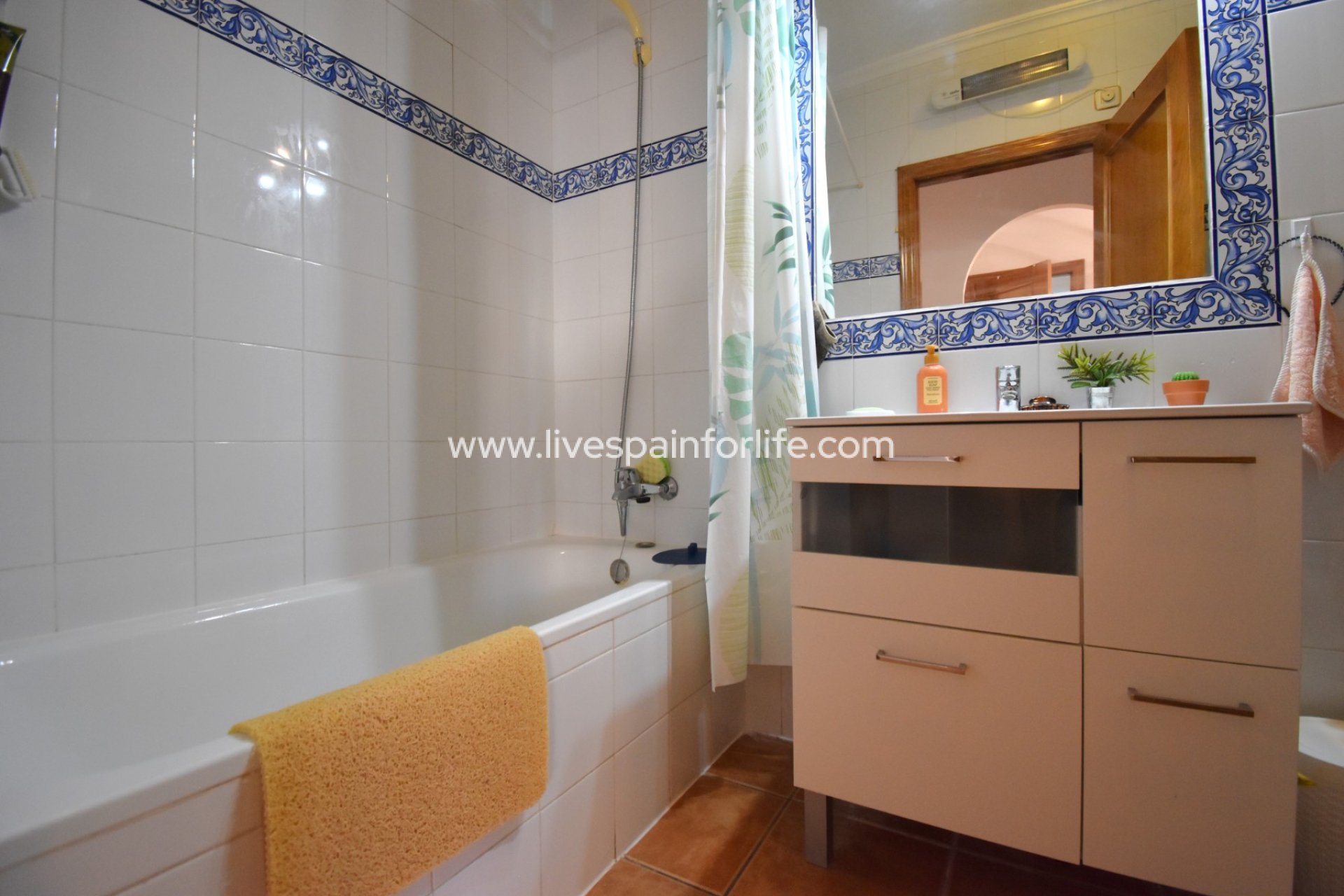 Weiterverkauf - Semi-detached house / Quad -
Orihuela Costa - La Zenia