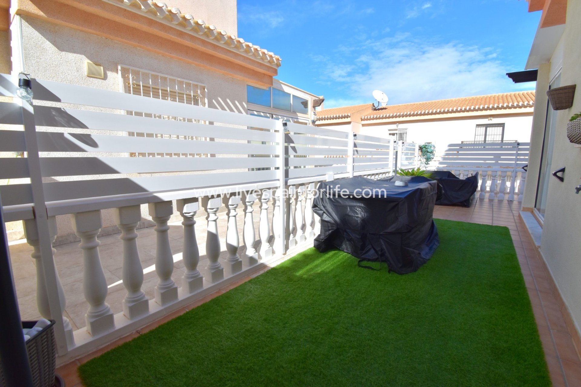Weiterverkauf - Semi-detached house / Quad -
Orihuela Costa - Playa Flamenca